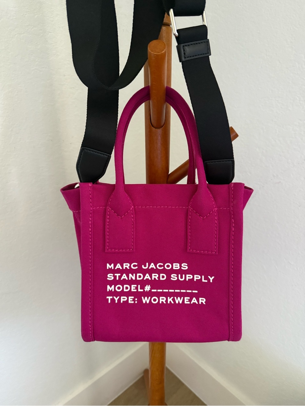 Marc Jacobs Hot Pink Canvas Mini Tote with Black Strap like new!! - Picture 3 of 8